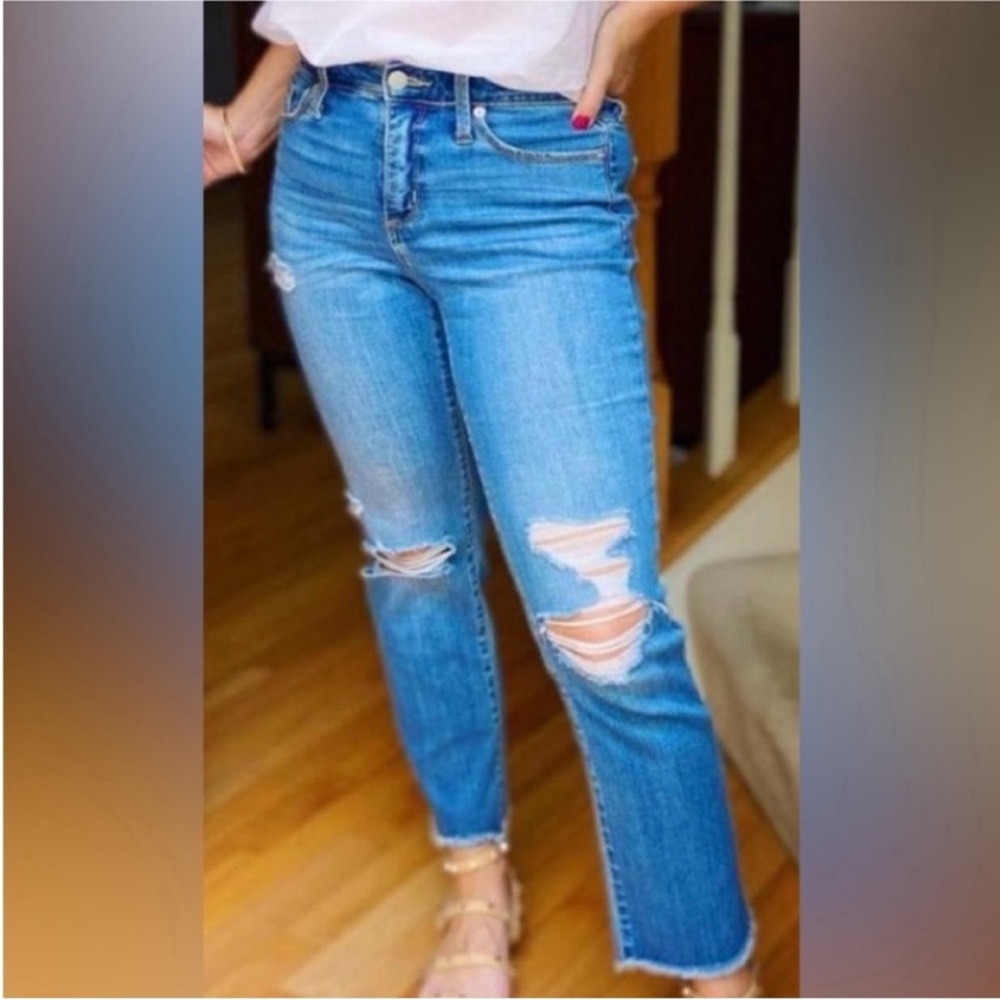 Universal Thread Blue Ankle Cropped Jeans high rise crop distressed denim 4 EUC